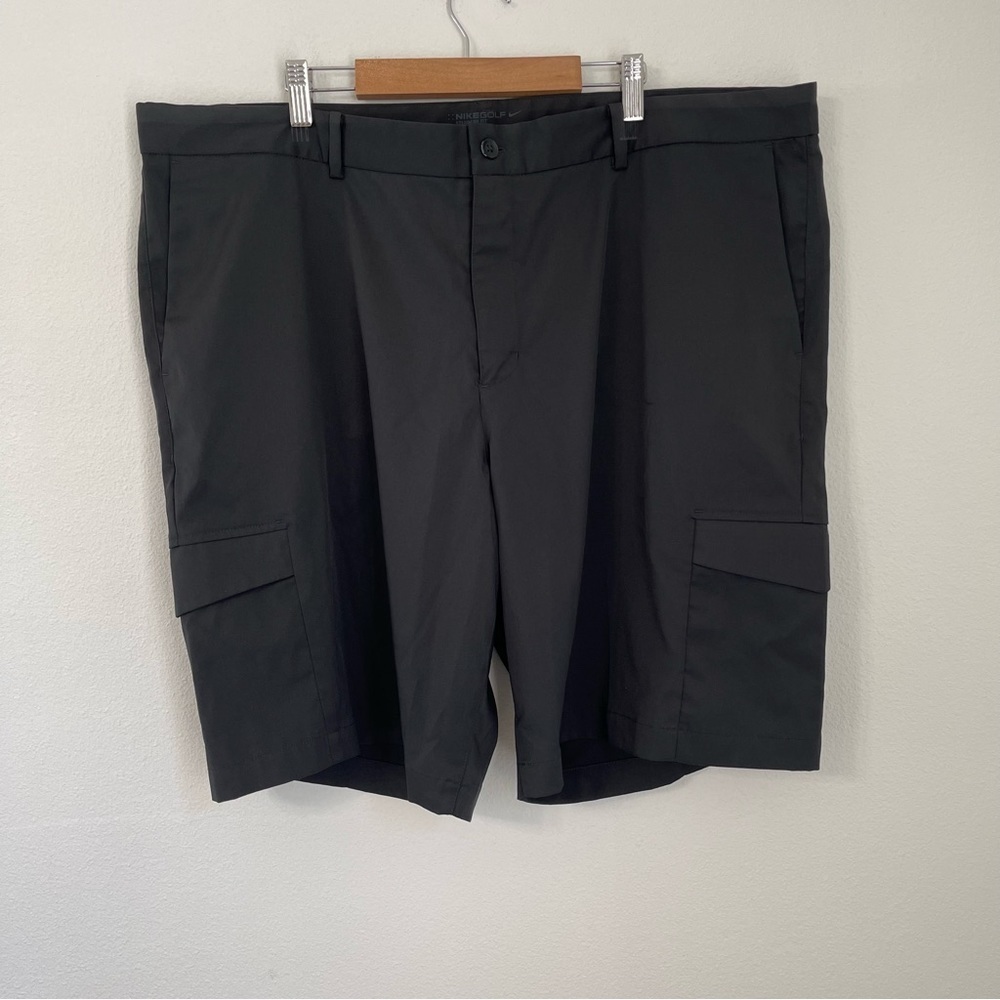 NIKE Golf Standard Fit Black Pockets Neutral Vacation Travel Men’s Size 42